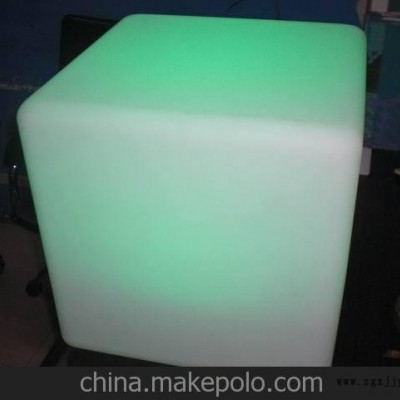 供應塑料PE燈罩，滾塑加工(價格優惠）