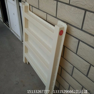 河北保定永大塑料生產**高鐵柵欄模具 易脫模 光潔度高